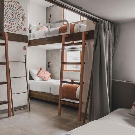 Roomates Surf Camp Canggu By Ini Vie Hospitality Екстер'єр фото