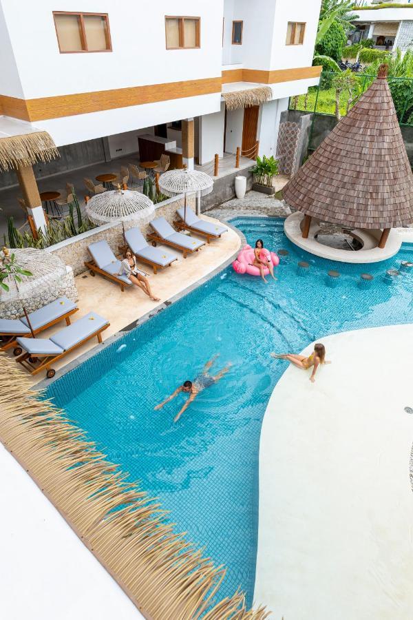 Roomates Surf Camp Canggu By Ini Vie Hospitality Екстер'єр фото