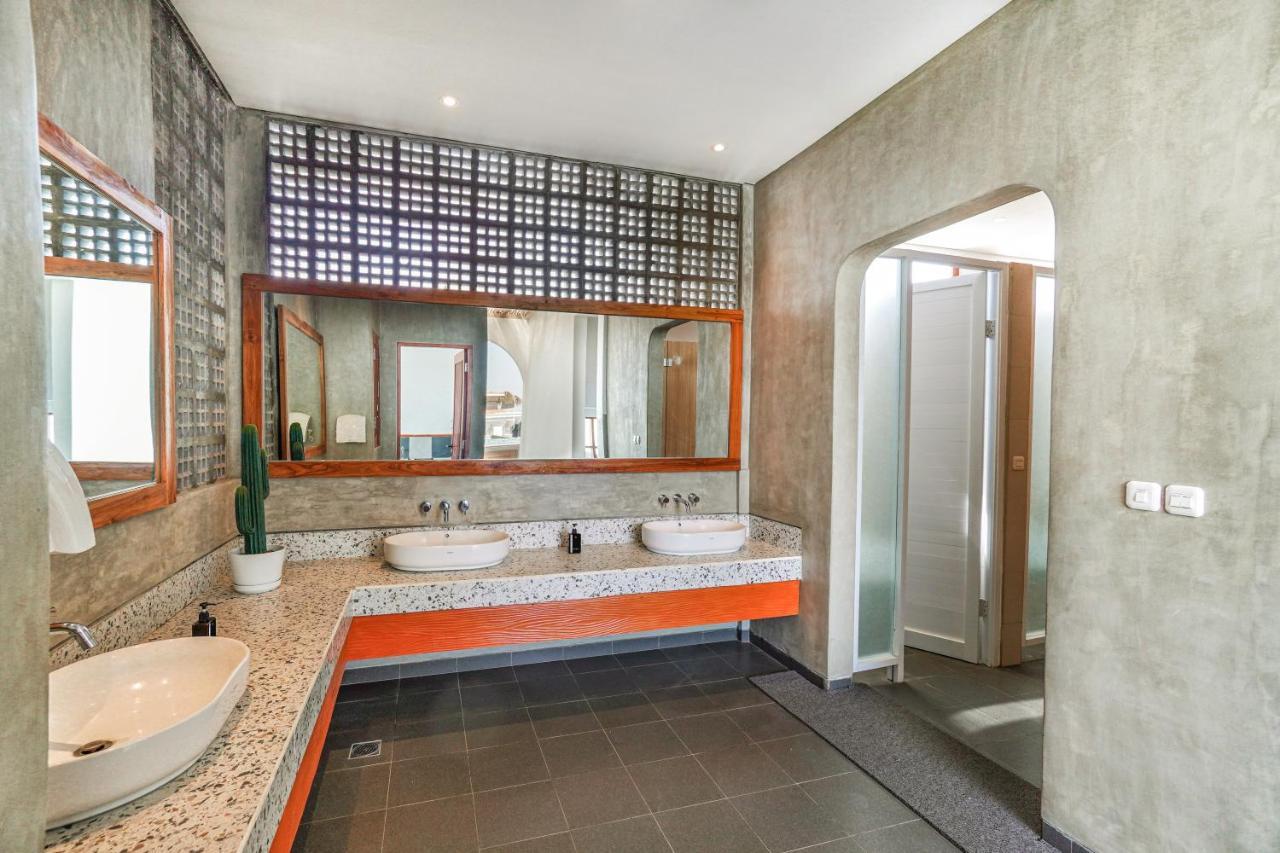 Roomates Surf Camp Canggu By Ini Vie Hospitality Екстер'єр фото