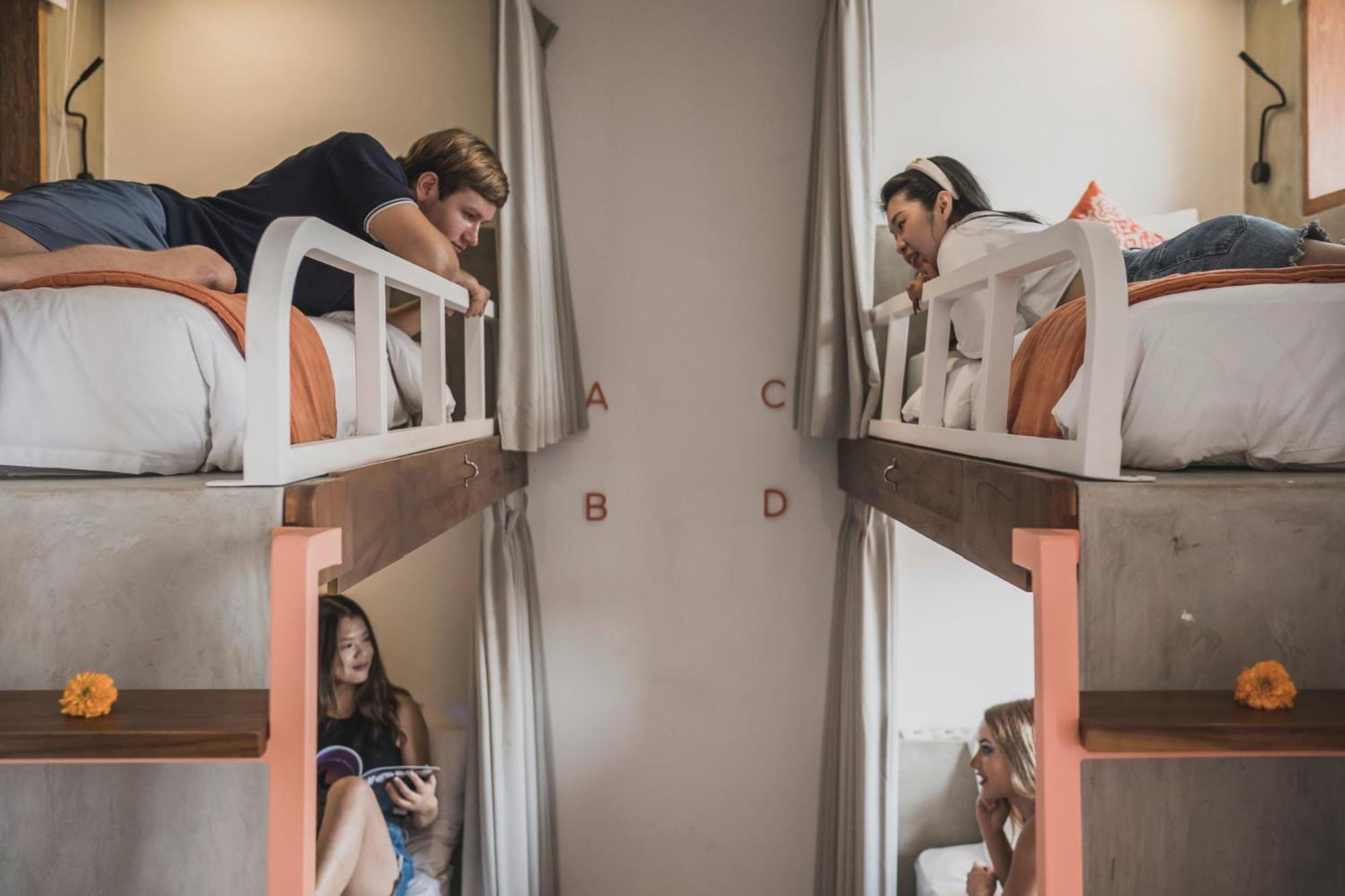 Roomates Surf Camp Canggu By Ini Vie Hospitality Екстер'єр фото