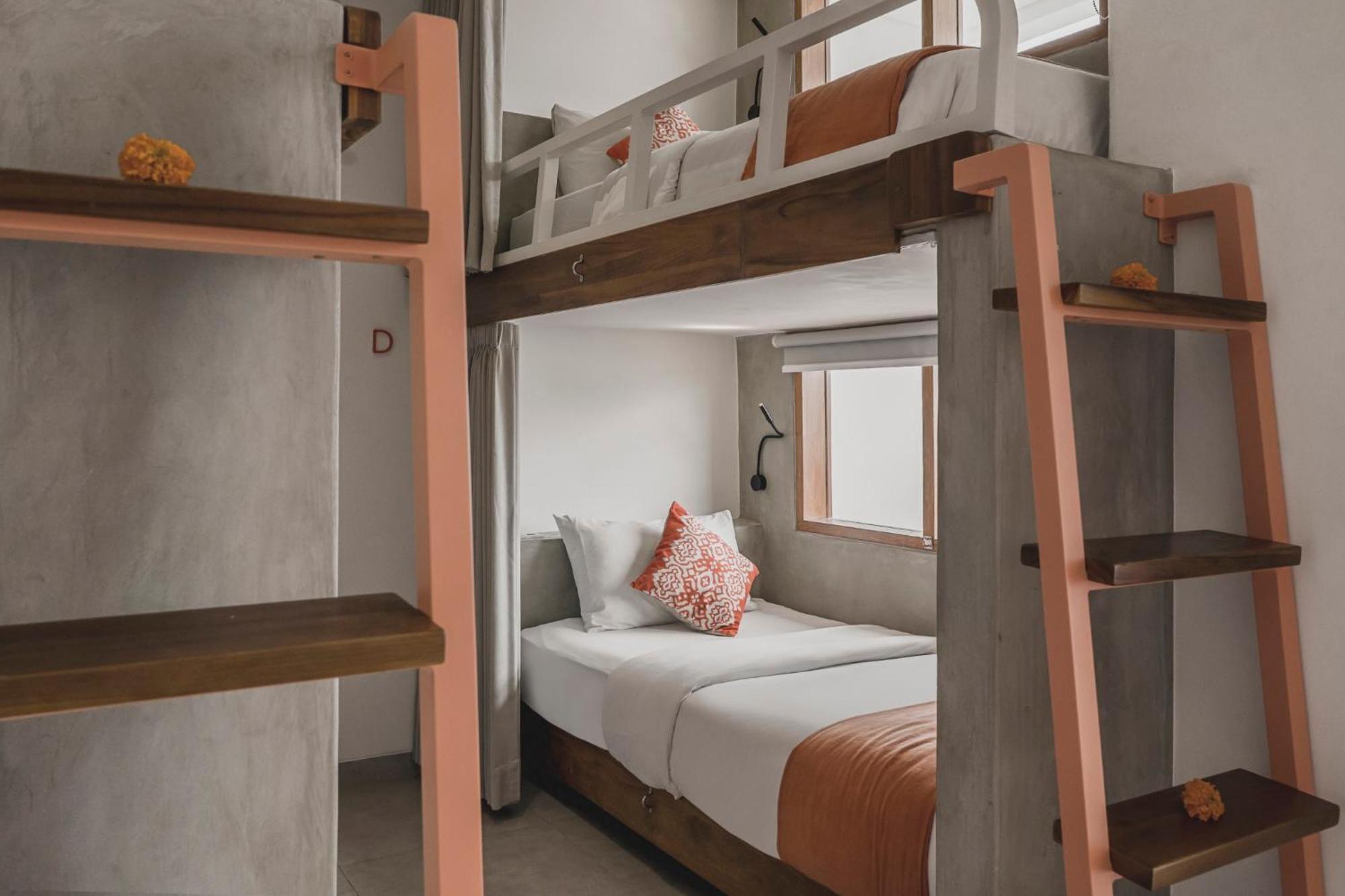 Roomates Surf Camp Canggu By Ini Vie Hospitality Екстер'єр фото